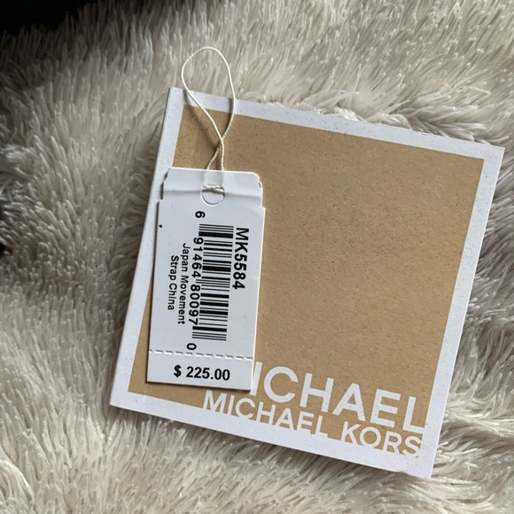 Michael Kors Gold Watch - Picture 5 of 7